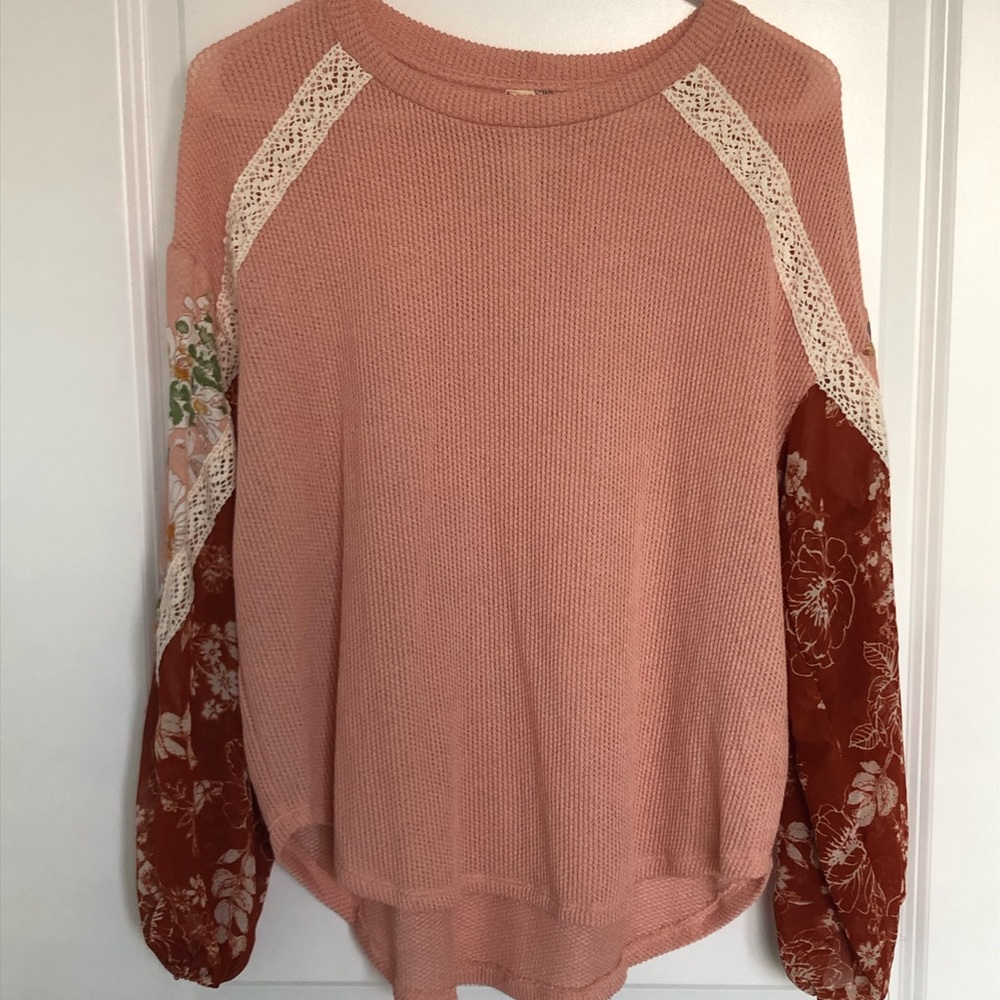 Floral sleeve top